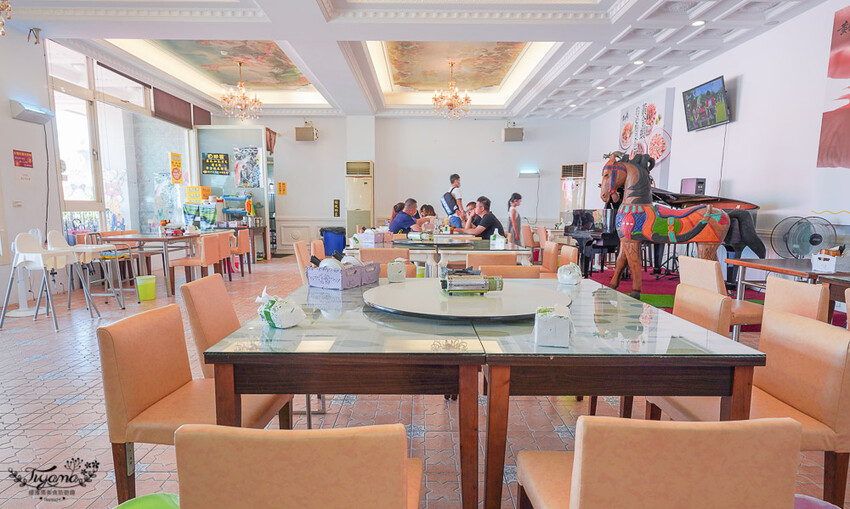 屏東美食|屏東景點《黃金蝦無毒泰國蝦餐廳》吃泰國蝦料理~免費玩旋轉木馬、小火車,親子友善餐廳 @緹雅瑪 美食旅遊趣