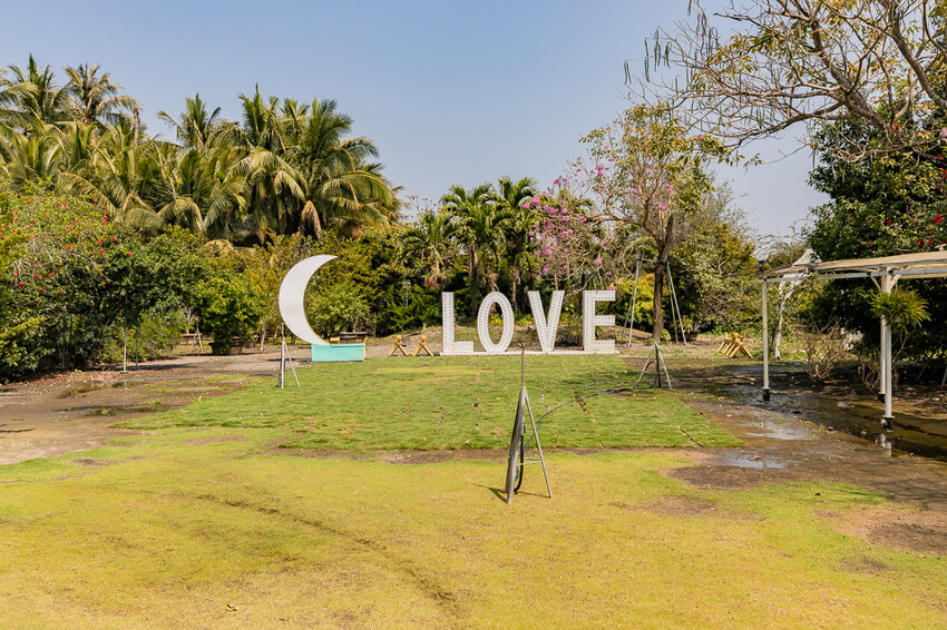屏東泰國蝦料理專賣店X泰國蝦創意料理 寵物友善親子餐廳 旋轉木馬 軌道小火車 -黃金蝦無毒泰國蝦