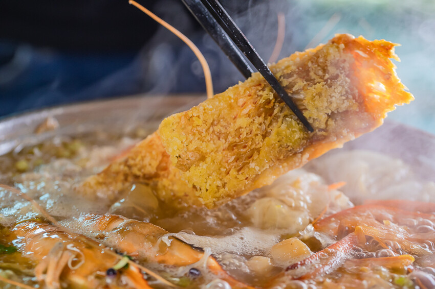 屏東泰國蝦料理專賣店X泰國蝦創意料理 寵物友善親子餐廳 旋轉木馬 軌道小火車 -黃金蝦無毒泰國蝦