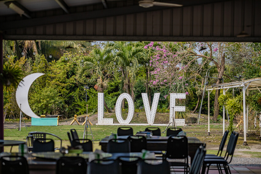 屏東泰國蝦料理專賣店X泰國蝦創意料理 寵物友善親子餐廳 旋轉木馬 軌道小火車 -黃金蝦無毒泰國蝦