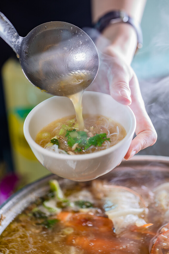 屏東泰國蝦料理專賣店X泰國蝦創意料理 寵物友善親子餐廳 旋轉木馬 軌道小火車 -黃金蝦無毒泰國蝦