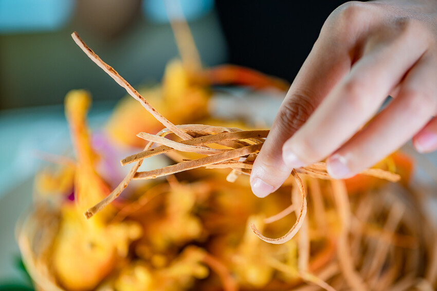 屏東泰國蝦料理專賣店X泰國蝦創意料理 寵物友善親子餐廳 旋轉木馬 軌道小火車 -黃金蝦無毒泰國蝦