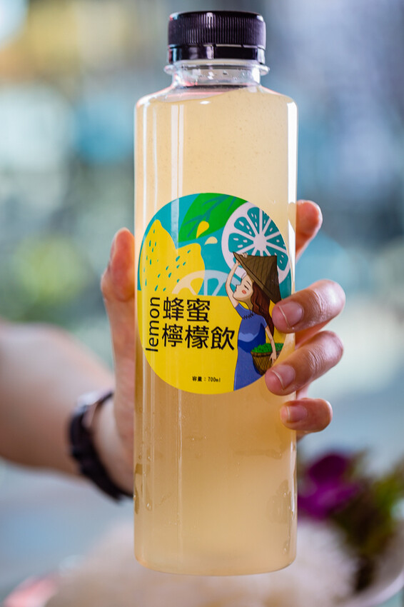 屏東泰國蝦料理專賣店X泰國蝦創意料理 寵物友善親子餐廳 旋轉木馬 軌道小火車 -黃金蝦無毒泰國蝦