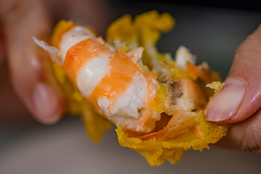 屏東泰國蝦料理專賣店X泰國蝦創意料理 寵物友善親子餐廳 旋轉木馬 軌道小火車 -黃金蝦無毒泰國蝦