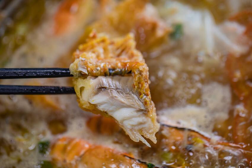 屏東泰國蝦料理專賣店X泰國蝦創意料理 寵物友善親子餐廳 旋轉木馬 軌道小火車 -黃金蝦無毒泰國蝦