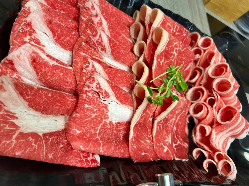 樂釜Love Hot Pot 極上鍋物-府中店｜板橋火鍋推薦｜極高CP值、食材新鮮量多，讓你吃飽又滿足，絕對可以再來