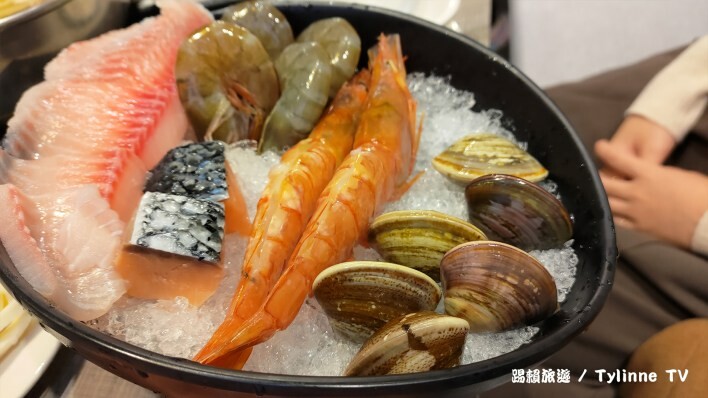 【新北板橋美食】樂釜Love Hot Pot極上鍋物 | 火鍋搭配超大肉盤、生猛海鮮