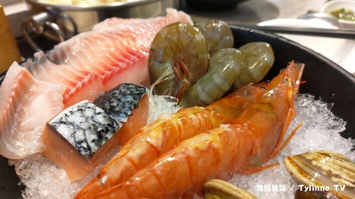 【新北板橋美食】樂釜Love Hot Pot極上鍋物 | 火鍋搭配超大肉盤、生猛海鮮