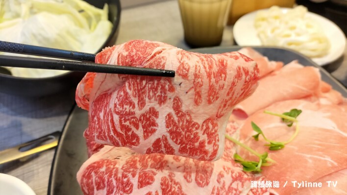 【新北板橋美食】樂釜Love Hot Pot極上鍋物 | 火鍋搭配超大肉盤、生猛海鮮