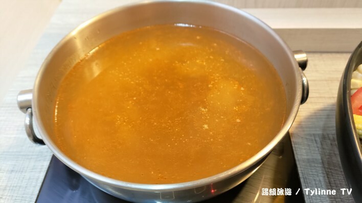 【新北板橋美食】樂釜Love Hot Pot極上鍋物 | 火鍋搭配超大肉盤、生猛海鮮