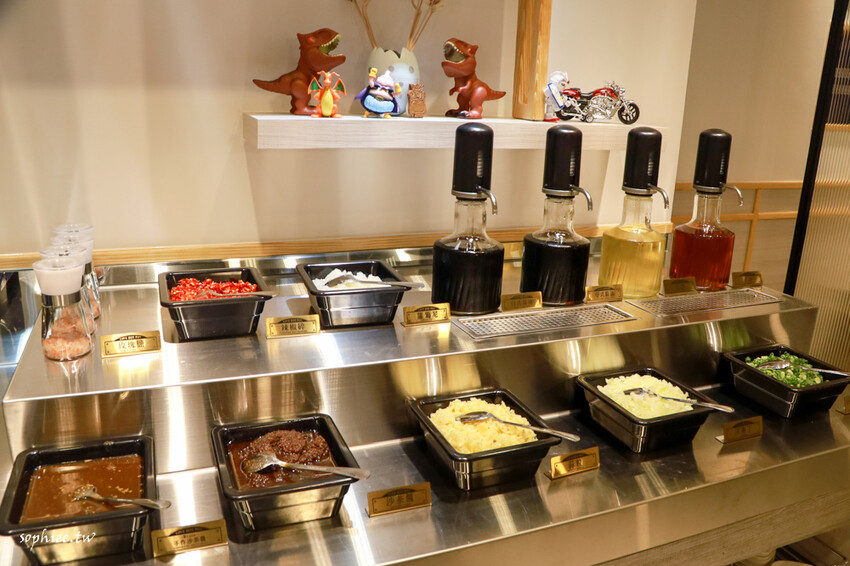 板橋火鍋推薦》樂釜LOVE JOT POT極上鍋物板橋店 府中美食 高品質新鮮好吃 鍋底選擇豐富 還有冰淇淋吃到飽！ - 蘇菲漫旅