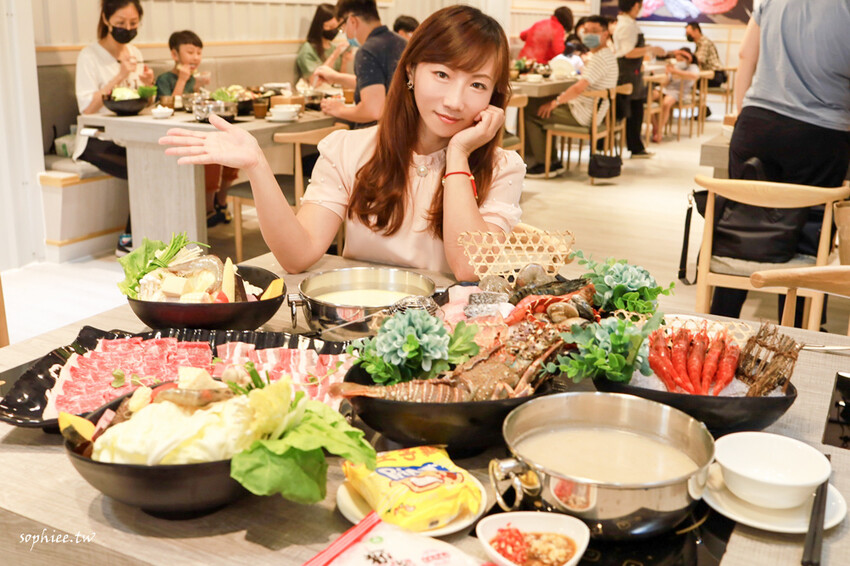 板橋火鍋推薦》樂釜LOVE JOT POT極上鍋物板橋店 府中美食 高品質新鮮好吃 鍋底選擇豐富 還有冰淇淋吃到飽！ - 蘇菲漫旅