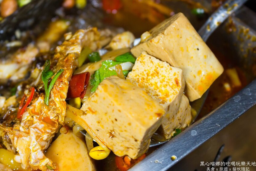 高雄前金︱賣烤魚的　獨家甜辣肥鮮廣西烤魚、南寧老友粉與特色烤串，想擁有美滋滋的夜晚就趕緊預約吧！