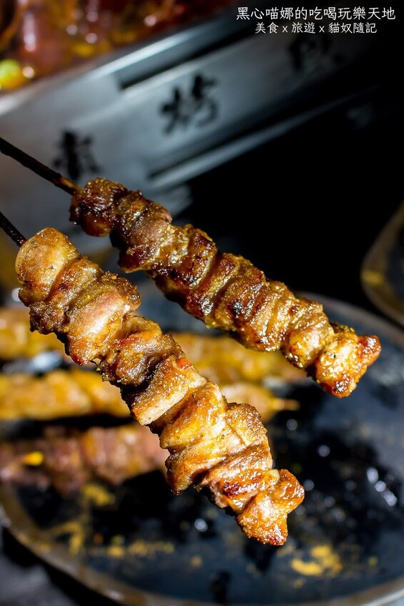 高雄前金︱賣烤魚的　獨家甜辣肥鮮廣西烤魚、南寧老友粉與特色烤串，想擁有美滋滋的夜晚就趕緊預約吧！