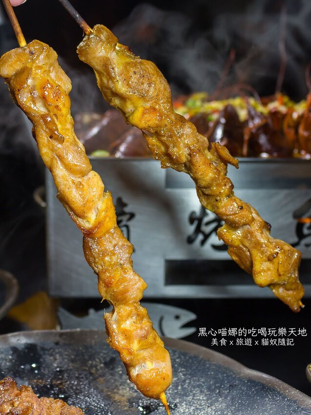 高雄前金︱賣烤魚的　獨家甜辣肥鮮廣西烤魚、南寧老友粉與特色烤串，想擁有美滋滋的夜晚就趕緊預約吧！