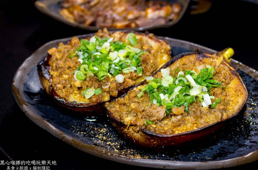 高雄前金︱賣烤魚的　獨家甜辣肥鮮廣西烤魚、南寧老友粉與特色烤串，想擁有美滋滋的夜晚就趕緊預約吧！