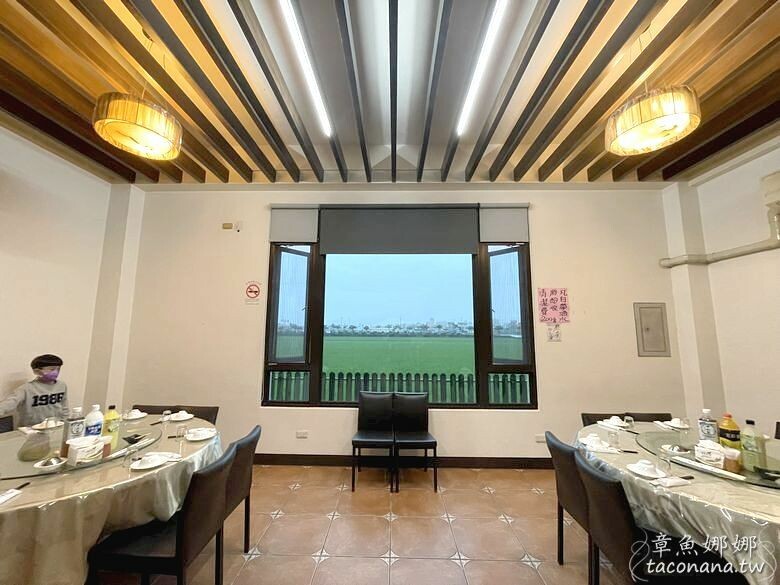 宜蘭美食》廣食堂│我在田中央吃海鮮，滿滿一桌只要$5000元。