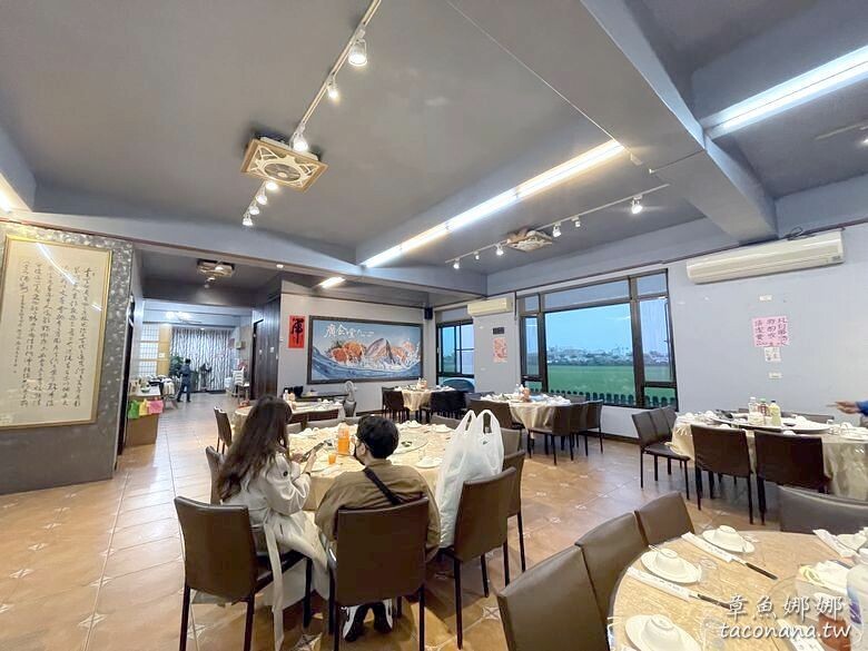 宜蘭美食》廣食堂│我在田中央吃海鮮，滿滿一桌只要$5000元。