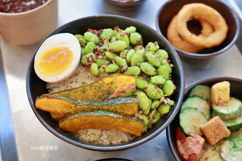 埔里美食︱山上山下咖哩飯專賣店，黃金炸豬排咖哩飯、山上秘滷牛腱套餐.妮娜巧克力夢想城堡旁