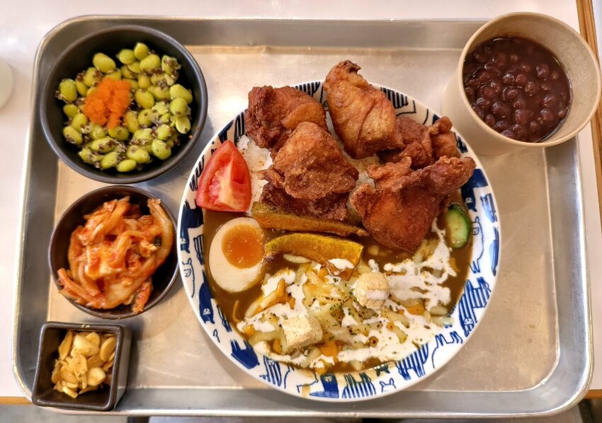 【埔里】山上山下咖哩飯．平日也排隊的超人氣咖哩飯!