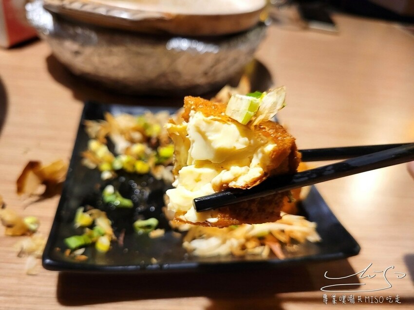 【台北桶仔雞】老爺有隻雞忠孝復興總店 ➤ 桶仔雞一隻399！生啤酒買一送一！金黃焦脆的外皮與香嫩多汁的雞肉