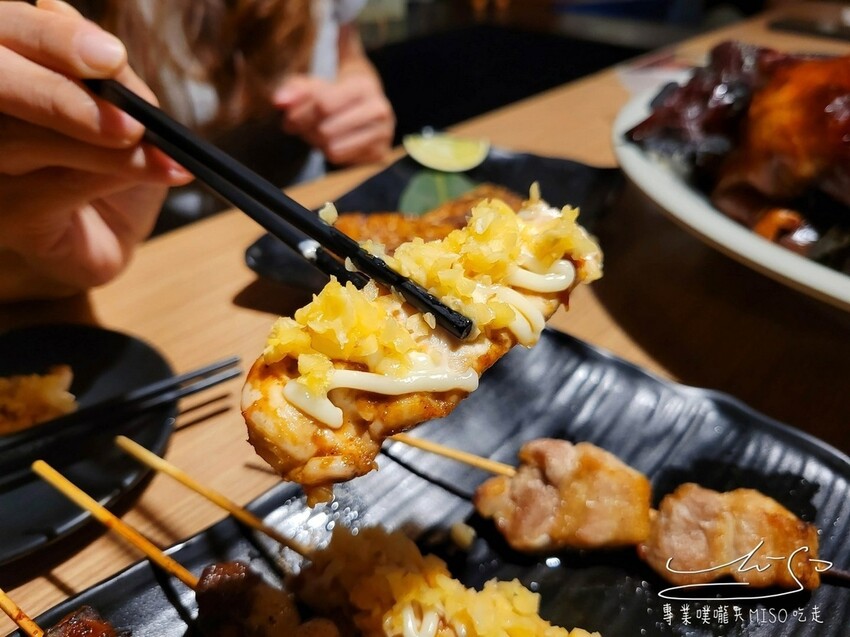 【台北桶仔雞】老爺有隻雞忠孝復興總店 ➤ 桶仔雞一隻399！生啤酒買一送一！金黃焦脆的外皮與香嫩多汁的雞肉