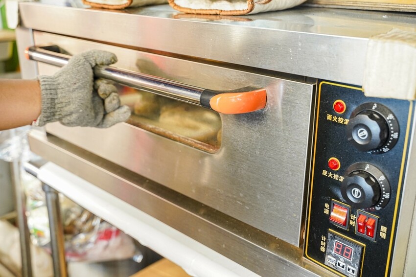 高雄美食|瑞豐夜市現烤馬鈴薯淋上起司醬太銷魂了~滿滿餡料超有飽足感/薯寶寶超濃起司馬鈴薯