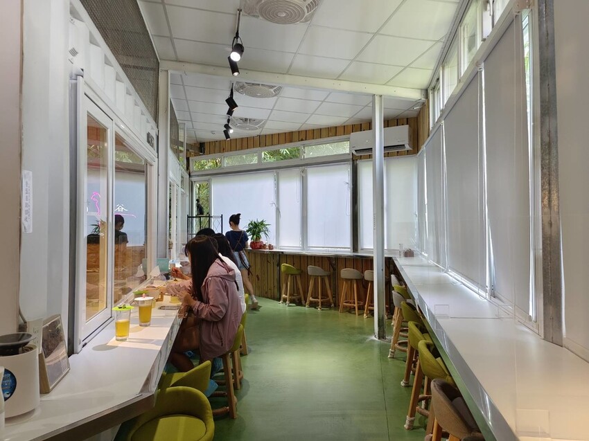 【新北.新店】貓谷餐廳。50隻貓咪坐鎮享受滿山滿谷的貓咪包圍美好感受。需提早一個月預約付訂金