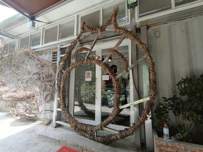 【新北.新店】貓谷餐廳。50隻貓咪坐鎮享受滿山滿谷的貓咪包圍美好感受。需提早一個月預約付訂金