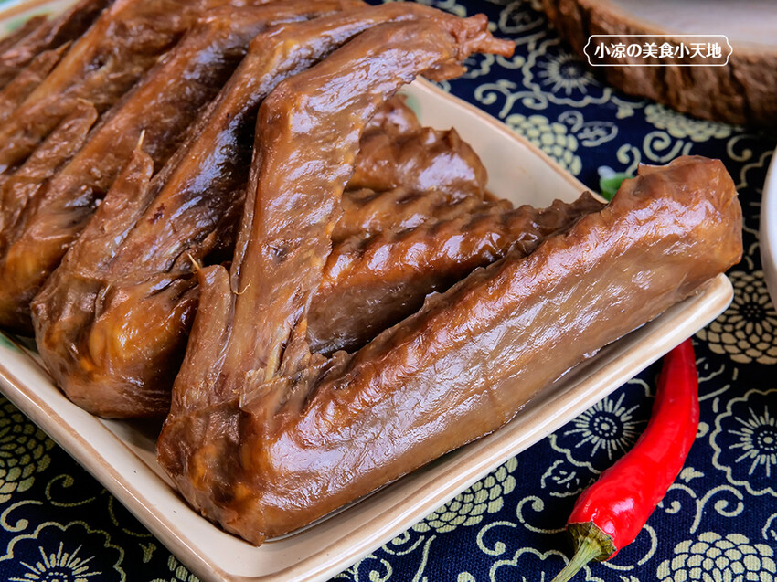 台中李記珍愛美食 | 古早味手作蘿蔔糕，純米漿製作，回購率超高的國民小吃。滷鴨翅、油雞、珍珠丸也很推呦。