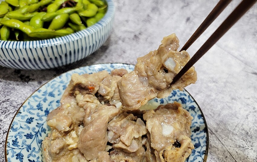 台中李記珍愛美食 | 古早味手作蘿蔔糕，純米漿製作，回購率超高的國民小吃。滷鴨翅、油雞、珍珠丸也很推呦。