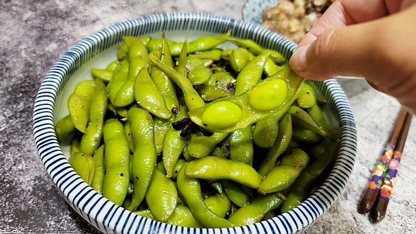 台中李記珍愛美食 | 古早味手作蘿蔔糕，純米漿製作，回購率超高的國民小吃。滷鴨翅、油雞、珍珠丸也很推呦。