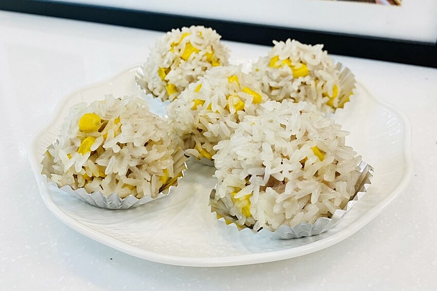 台中李記珍愛美食 | 古早味手作蘿蔔糕，純米漿製作，回購率超高的國民小吃。滷鴨翅、油雞、珍珠丸也很推呦。