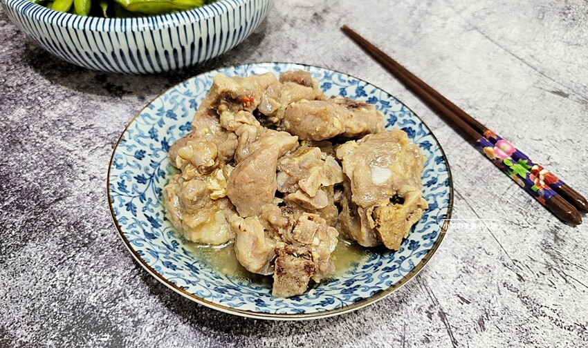 台中李記珍愛美食 | 古早味手作蘿蔔糕，純米漿製作，回購率超高的國民小吃。滷鴨翅、油雞、珍珠丸也很推呦。