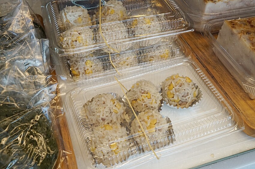 台中李記珍愛美食 | 古早味手作蘿蔔糕，純米漿製作，回購率超高的國民小吃。滷鴨翅、油雞、珍珠丸也很推呦。