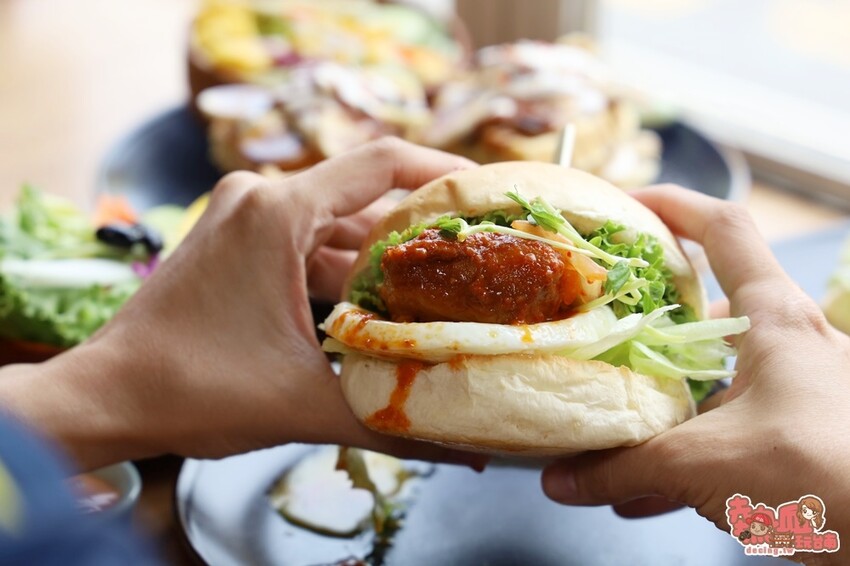 【台南美食】清晨5點就營業的早午餐店！內行人必點重磅蔬菜漢堡、超有料三明治：汐谷職人手作 早午餐Tea & Brunch Shop - 熱血玩台南。跳躍新世界