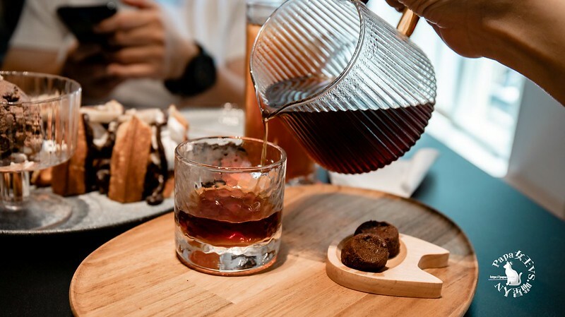 台中西屯｜咖啡  MEOW CAFE 喵屋專業咖啡 顏質兼具網美系貓咪咖啡館  貓控必訪!