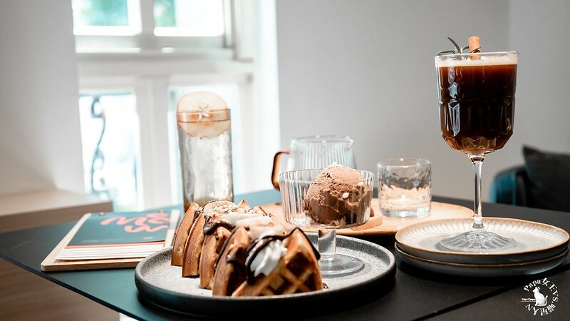 台中西屯｜咖啡  MEOW CAFE 喵屋專業咖啡 顏質兼具網美系貓咪咖啡館  貓控必訪!