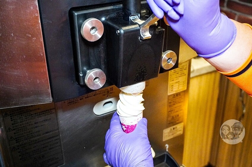 金門縣金城鎮金門必吃|良金牧場-和牛、酒糟牛一碗牛肉麵通通吃得到,熱湯現沖軟嫩好滋味,套餐還有霜淇淋爽爽吃