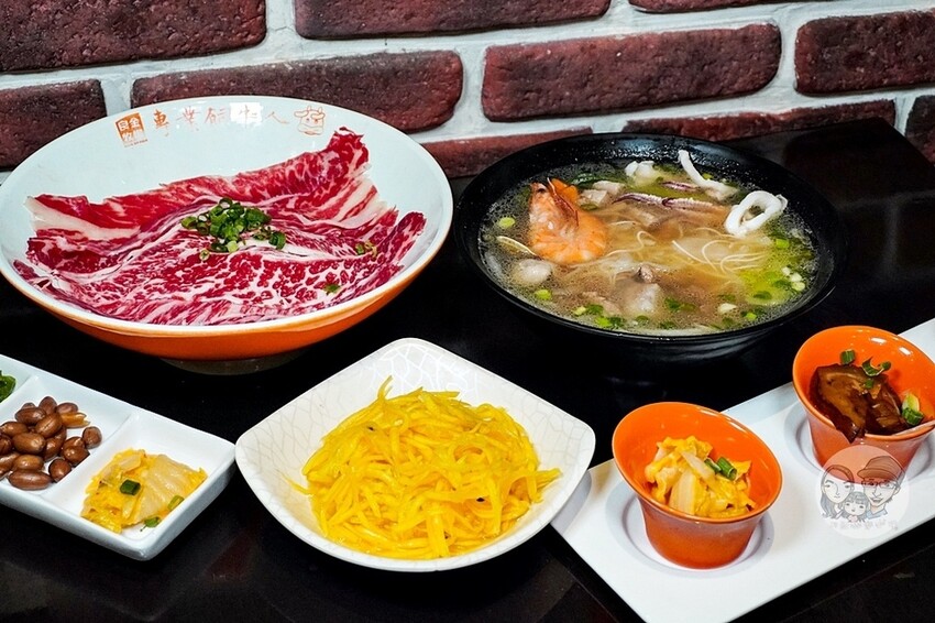 金門縣金城鎮金門必吃|良金牧場-和牛、酒糟牛一碗牛肉麵通通吃得到,熱湯現沖軟嫩好滋味,套餐還有霜淇淋爽爽吃