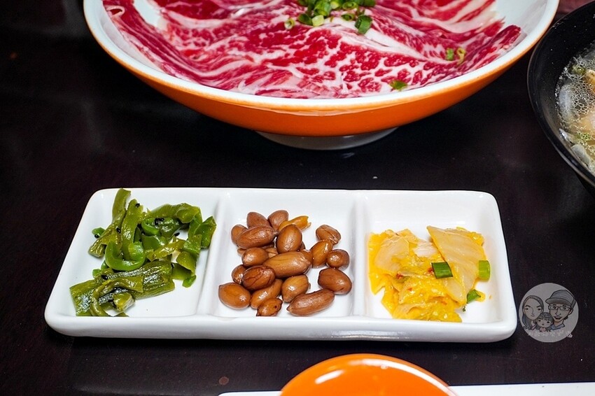 金門縣金城鎮金門必吃|良金牧場-和牛、酒糟牛一碗牛肉麵通通吃得到,熱湯現沖軟嫩好滋味,套餐還有霜淇淋爽爽吃