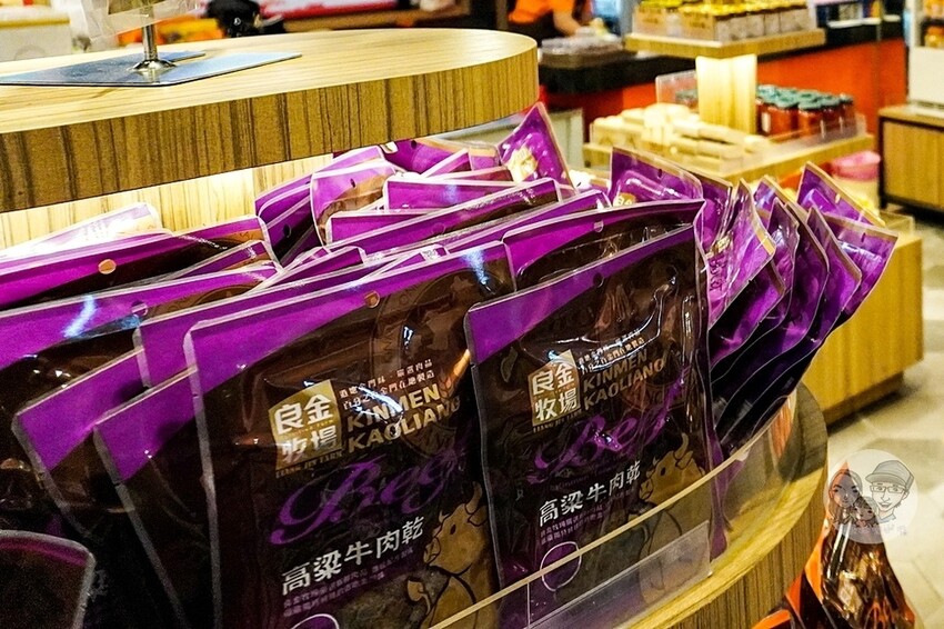 金門縣金城鎮金門必吃|良金牧場-和牛、酒糟牛一碗牛肉麵通通吃得到,熱湯現沖軟嫩好滋味,套餐還有霜淇淋爽爽吃