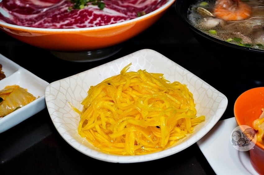 金門縣金城鎮金門必吃|良金牧場-和牛、酒糟牛一碗牛肉麵通通吃得到,熱湯現沖軟嫩好滋味,套餐還有霜淇淋爽爽吃