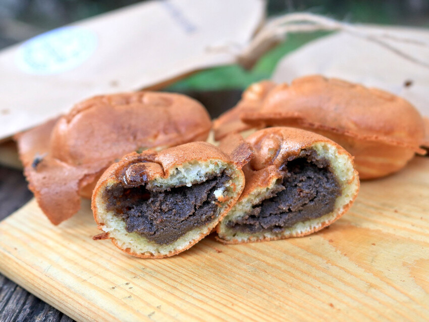 台南雞蛋糕/每日限量晚來吃不到/當天現打新鮮麵糊不用預拌粉/純手工熬煮內餡/不添加香精香料/百分百純鮮奶製作/不定期推出隱藏版口味