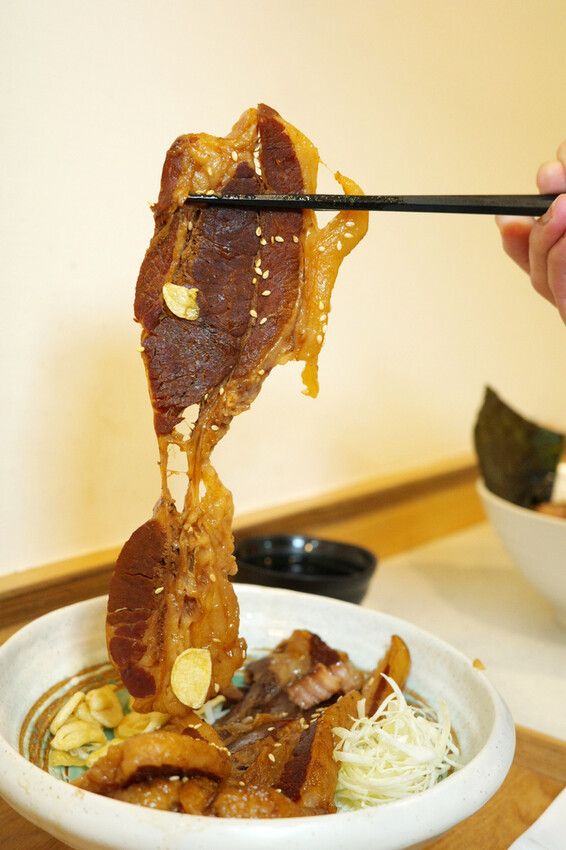 台南美食推薦│鶴昇町拉麵新驚喜│集點免費吃拉麵│新品老奶奶午