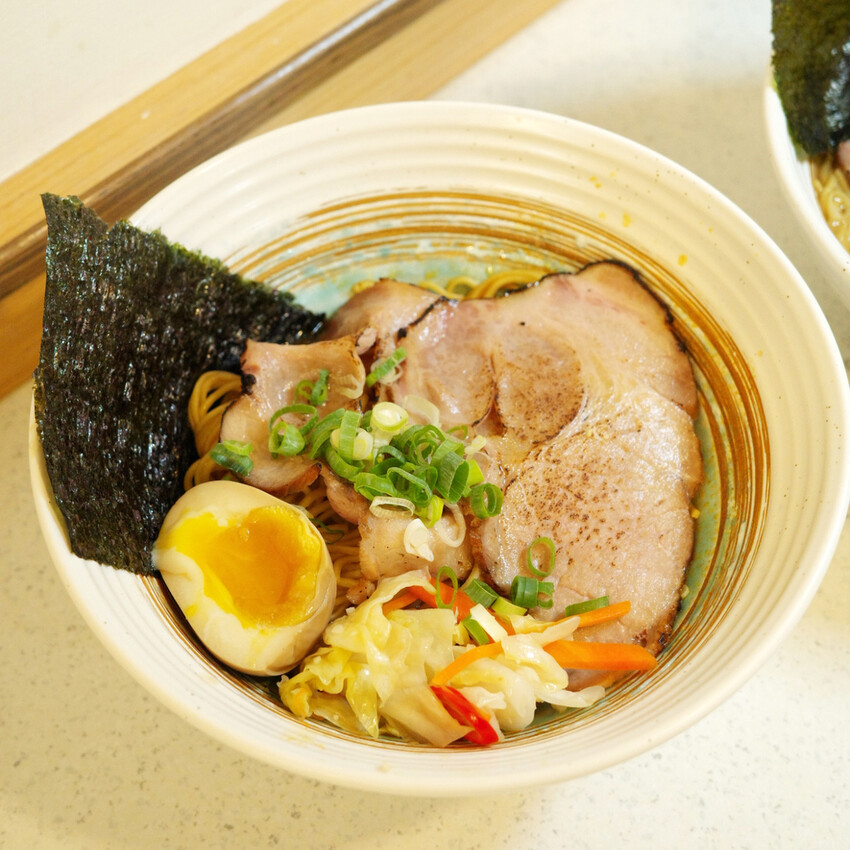 台南美食推薦│鶴昇町拉麵新驚喜│集點免費吃拉麵│新品老奶奶午