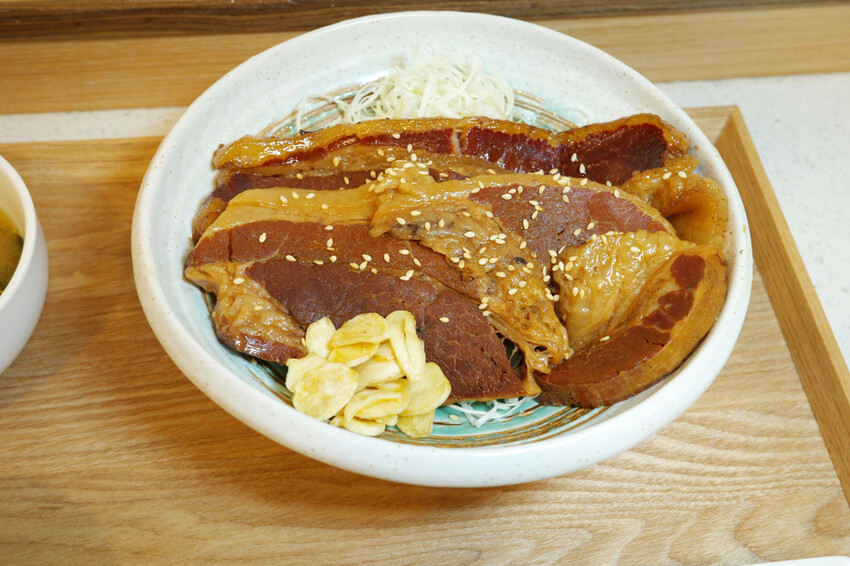 台南美食推薦│鶴昇町拉麵新驚喜│集點免費吃拉麵│新品老奶奶午