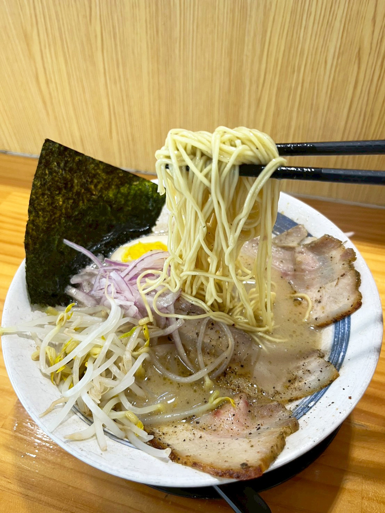 【台南拉麵】三家永康拉麵店比較心得:俺の豚、鶴昇町拉麵、麺や