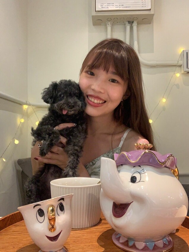 【淡水】寵物友善咖啡廳｜暇俵咖啡 超可愛茶壺太太搭配水果戚風 復古文藝咖啡廳 是畫室也是咖啡店！