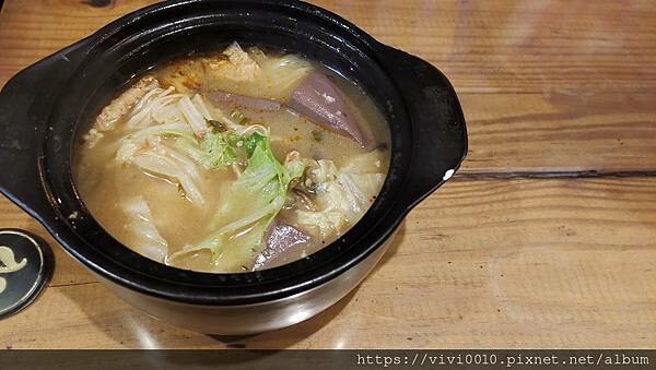 花蓮.吉安-老店家臭豆腐當地最好吃的碳烤臭豆腐，沒有開在市區客人卻還是絡繹不絕的秘密美食!